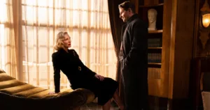 Cate Blanchett and Bradley Cooper in Nightmare Alley (2021)