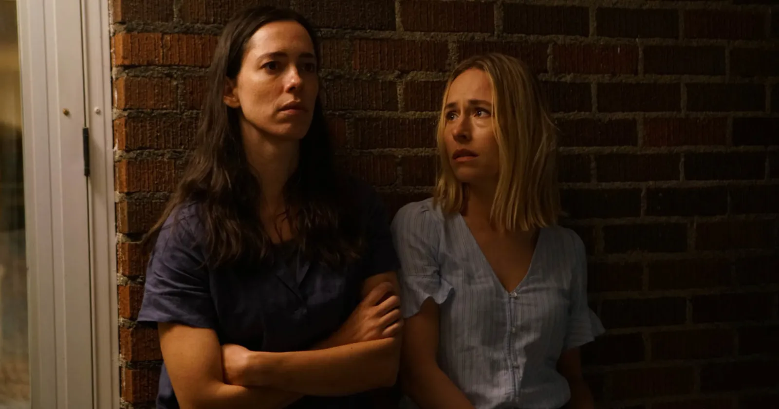 Rebecca Hall and Sarah Goldberg in The Night House (2020)